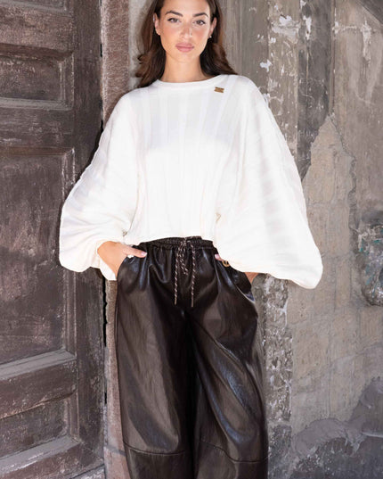 MAG8151 MAGLIA CON MANICA TRAPEZIO PANNA