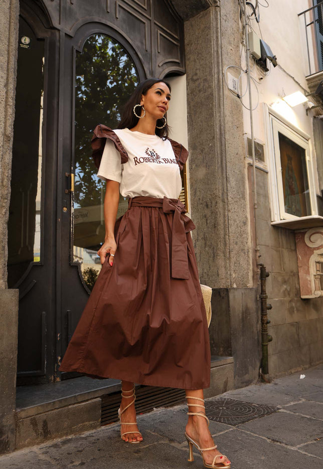 Complete with puff sleeve t-shirt and long circle skirt Roberta Biagi