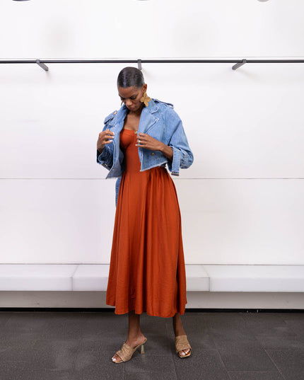 Cropped denim jacket with belt and gold details